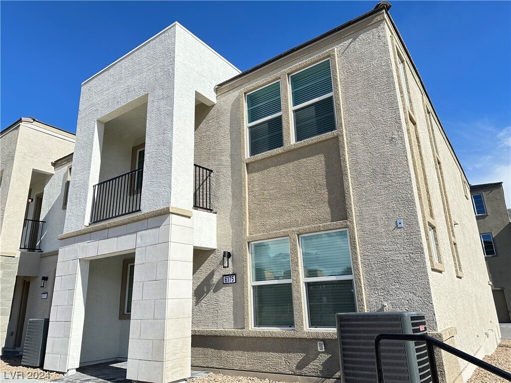 6175 Garden Oasis St, Spring Valley, NV 89148 Townhome Rentals in