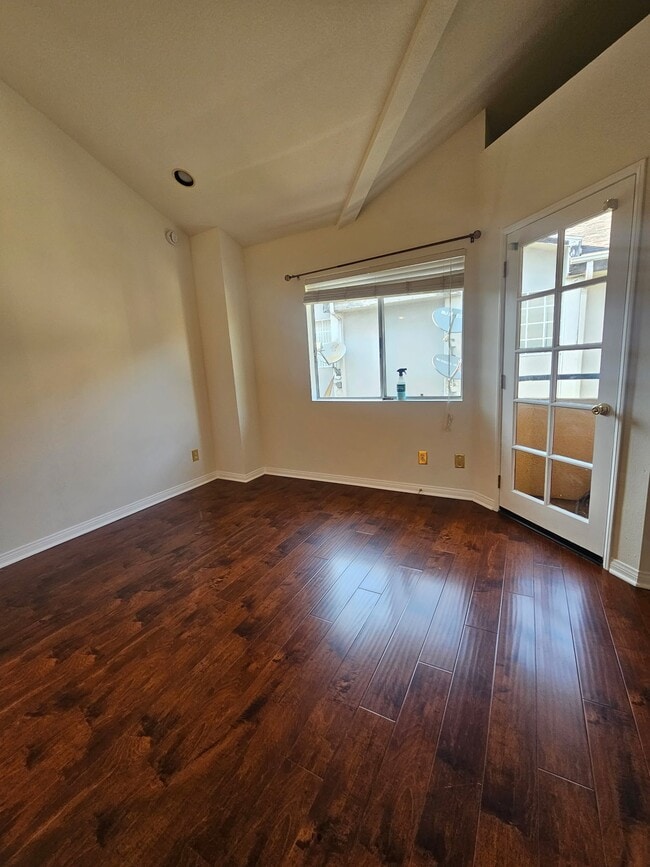 Foto del edificio - 219 N Adams St