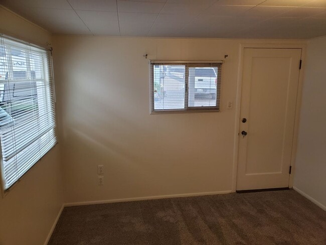 Building Photo - Cute and cozy 2 bedroom unit