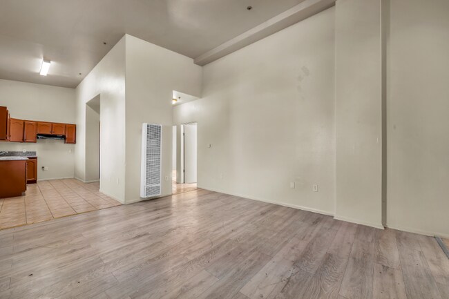 Foto del edificio - 5869 S Figueroa St