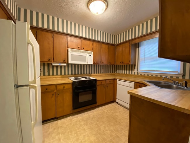 Building Photo - 1 Spring Hope Cir