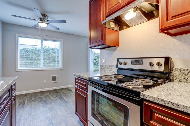 Foto del edificio - Look no Further, Tyee offers a SUPER 1bed/...