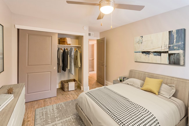 mf-vs-bedroom.jpg - Westshore Palms at Kennedy