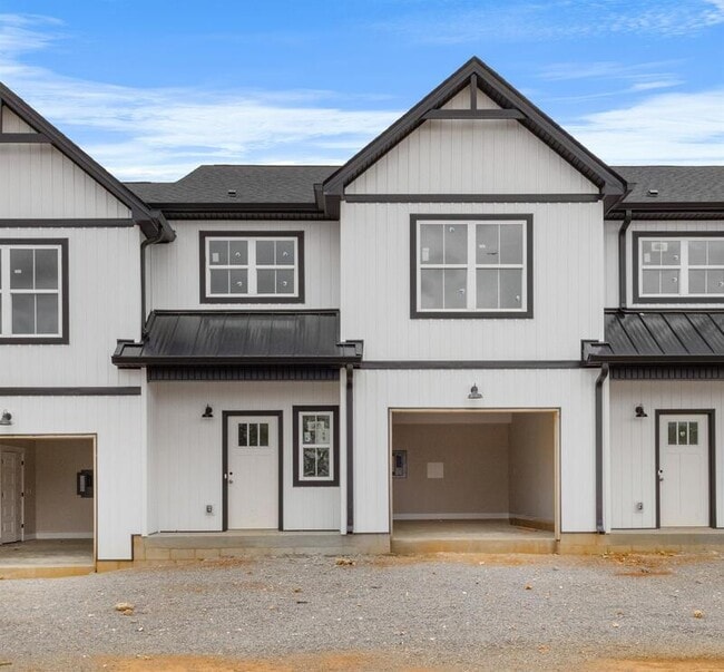 Building Photo - 166 Sango Dr