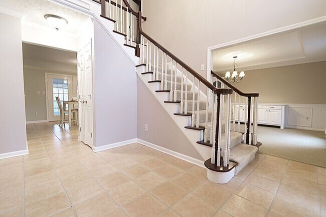 Building Photo - Spectacular 4BD/3.5BA Home in Willoughby!