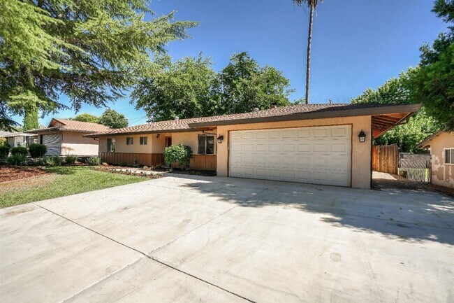 Foto del edificio - Loomis Country Ranch Style Home Coming Soon!