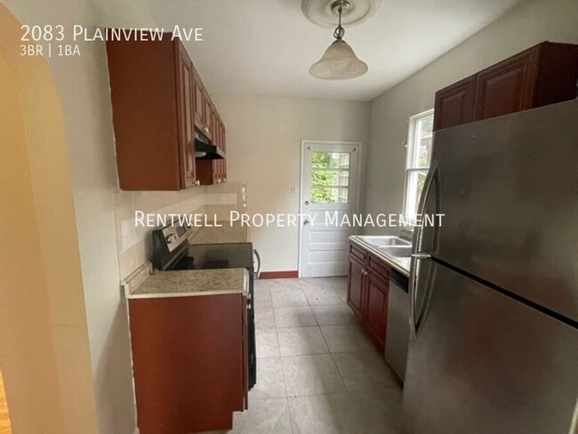 Building Photo - 2083 Plainview Ave