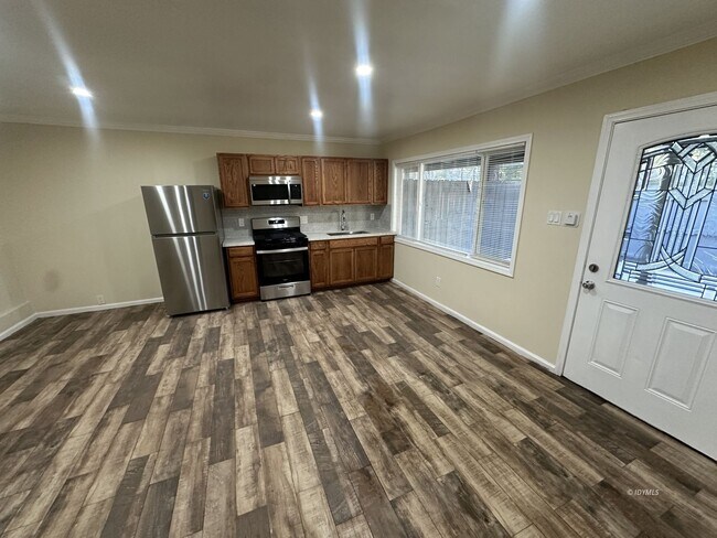 Foto del edificio - Walk to Town 1 bedroom Apartment