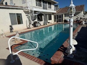 Building Photo - 2045 S Tenaya Way