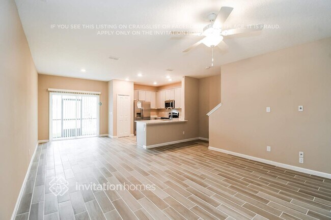 Foto del edificio - 597 Cherry Ridge Dr