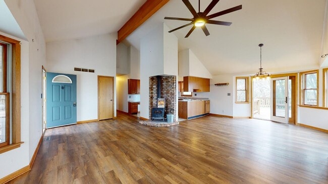Building Photo - Beautiful Acreage