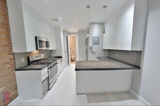 Building Photo - 493 Second Ave (27th & 28th St), #9