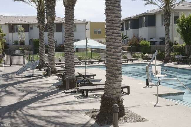 Building Photo - 3 br, 2.5 bath Townhome - 2076 Tango Loop ...