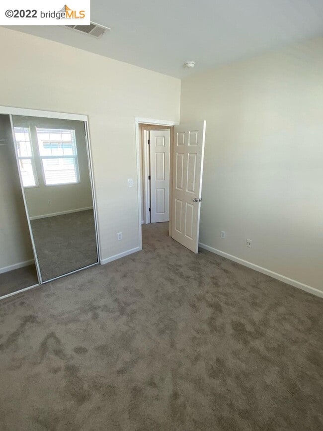 Building Photo - 1430 Summer Ln