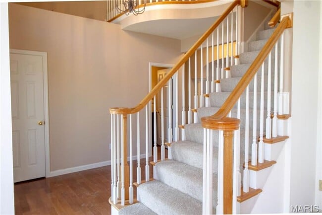Building Photo - Welcome to this beautiful 3-bedroom spacio...