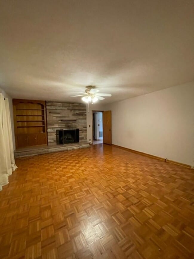 Building Photo - 942 Margaret Dr