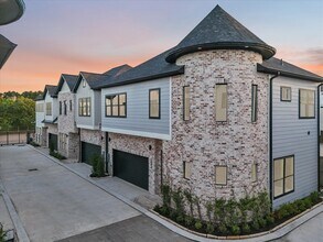 Building Photo - 2592 W Tidwell Rd