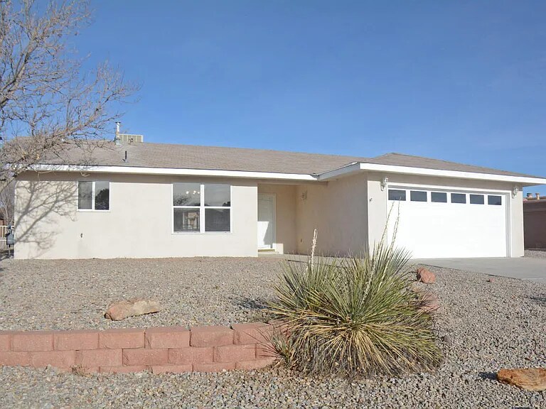 Foto principal - 668 Silver Saddle Rd SE
