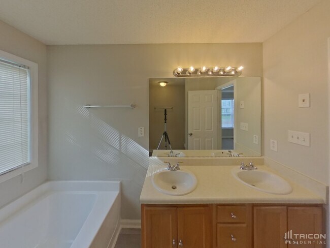 Building Photo - 7222 Brittany Way Douglasville GA