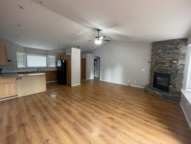 Foto del edificio - 880 Aspen Pl