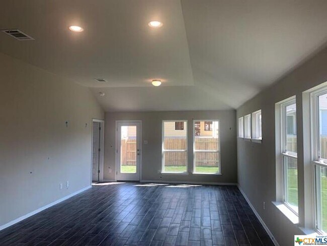 Foto del edificio - 212 Rollingwood Dr