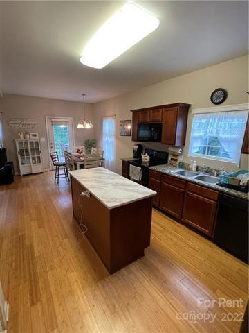 Foto del edificio - 123 High Bluff Cir