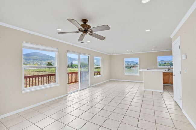 Foto del edificio - 2 Bedroom, 2 Bath Home with Vineyard Views on a Gated 11-Acre Property