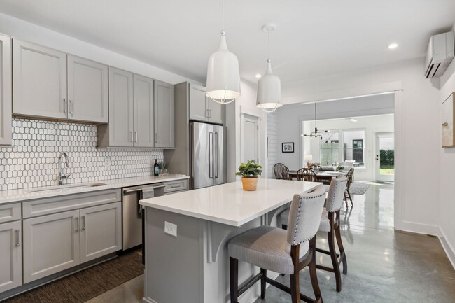 Germantown Gem just 1 mile from Downtown N... - Germantown Gem just 1 mile from Downtown N... House