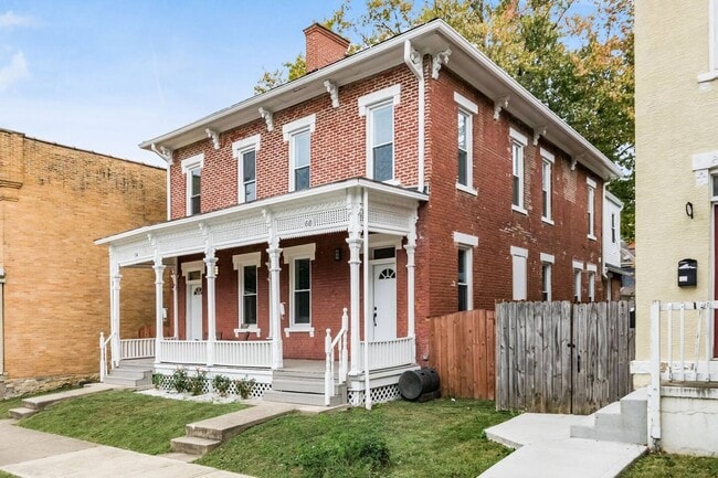 Building Photo - Clark Pl  60-64 MLR