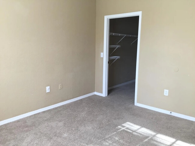 Building Photo - 841 Grand Regency Pointe