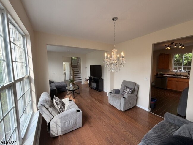 Foto del edificio - 310 Winding Hill Dr