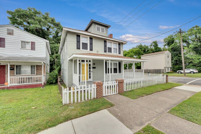 Foto del edificio - 2700 Oak Ave
