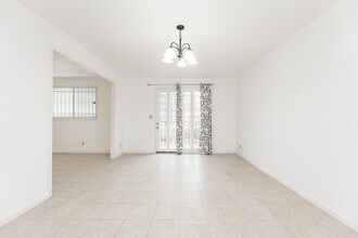 Building Photo - 7547 Brompton St Building Photo - 7547 Brompton St