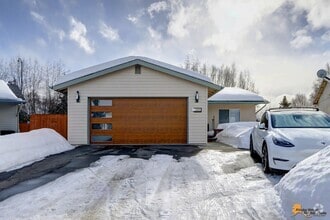 Building Photo - 2310 Leopard Cir
