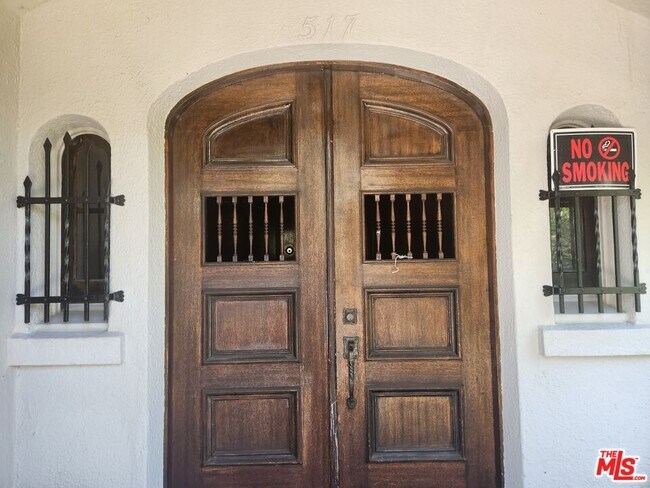 Foto del edificio - 517 Serrano Ave