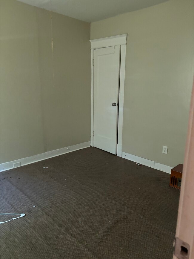 Dinning Room - 5557 Saint Louis Ave