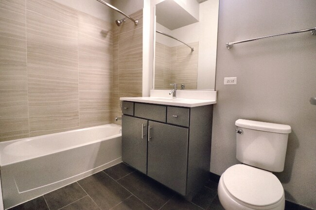 Photo - 851 S Clark St Apartment