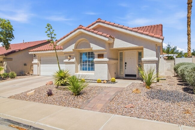 Foto del edificio - Stunning Single-Story Retreat with Pool in Green Valley Ranch