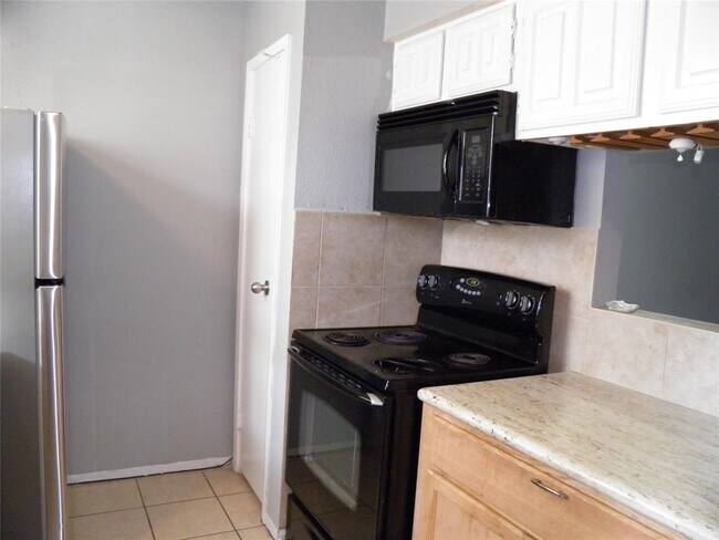 Building Photo - 6001 Reims Rd