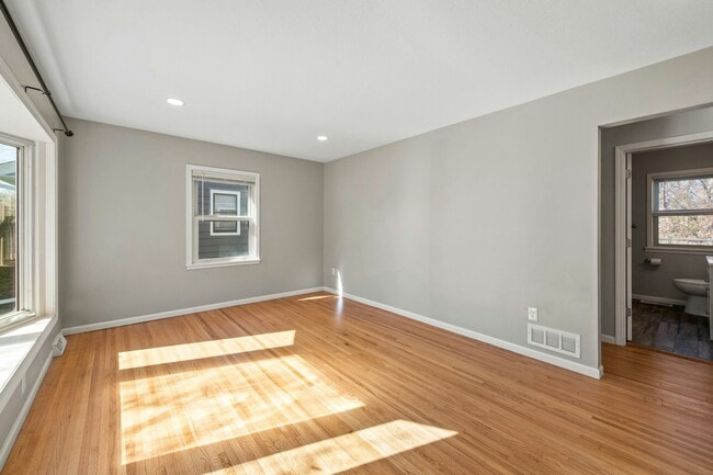 Foto del edificio - 6520 Stevens Ave