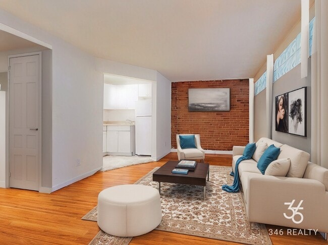 First Avenue - First Avenue Apartment