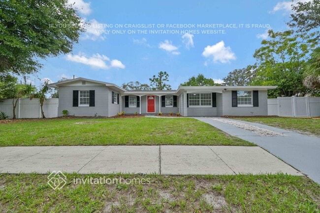 Building Photo - 450 Iris Rd