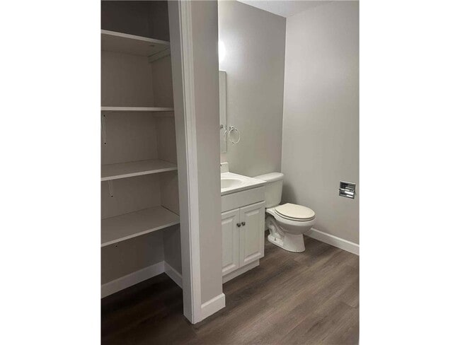 Building Photo - 114 Lake Ave S