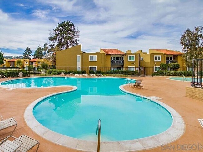 Building Photo - 17181 W Bernardo Dr
