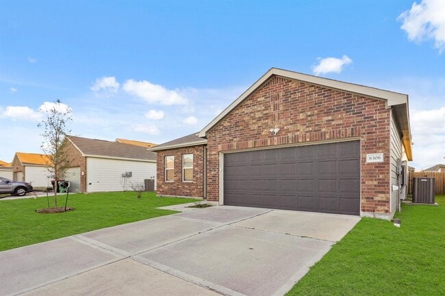Building Photo - 6306 Highland Trl Dr
