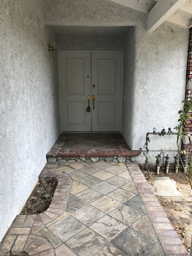 Foto del edificio - Beautiful 3 Bedroom 2 Bathroom West Hills Home! Great Location! Ready for Move-In!