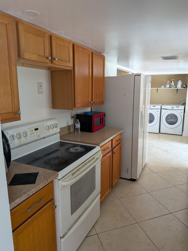 Foto del edificio - 7805 NW 66th Ter