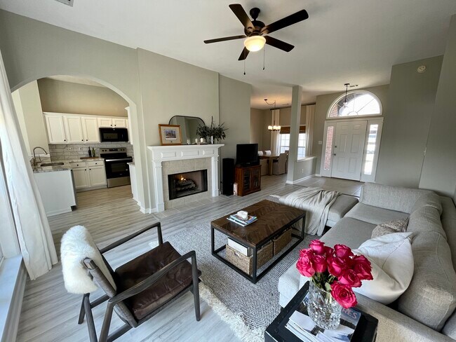 Foto del edificio - 2495 Chancellor Ridge Rd