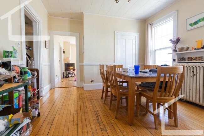 Foto del edificio - AWESOME 5 bed 3 bath in Brighton....