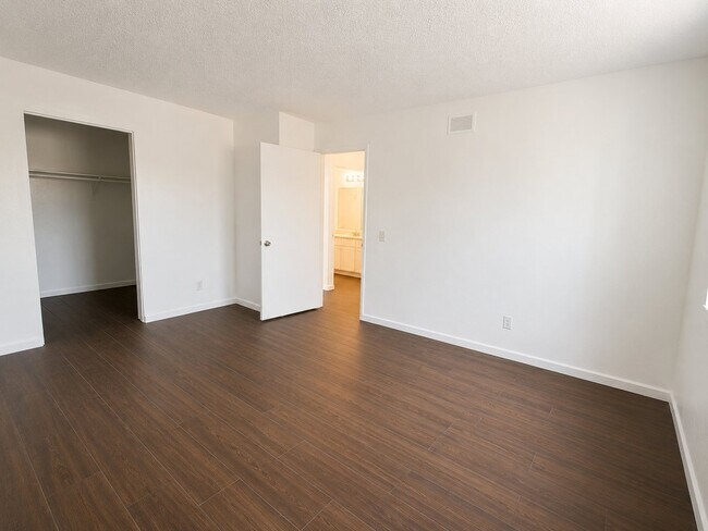 Foto del edificio - 38257 12th St E